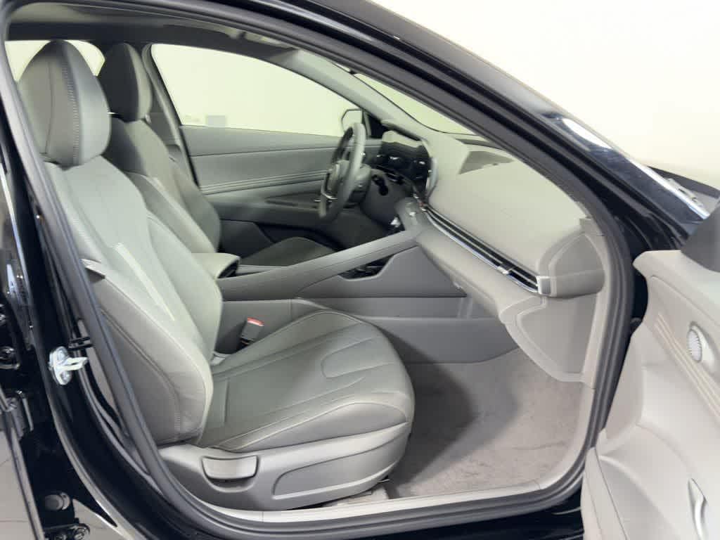 Thumbnail: 2025 Hyundai Elantra - 12