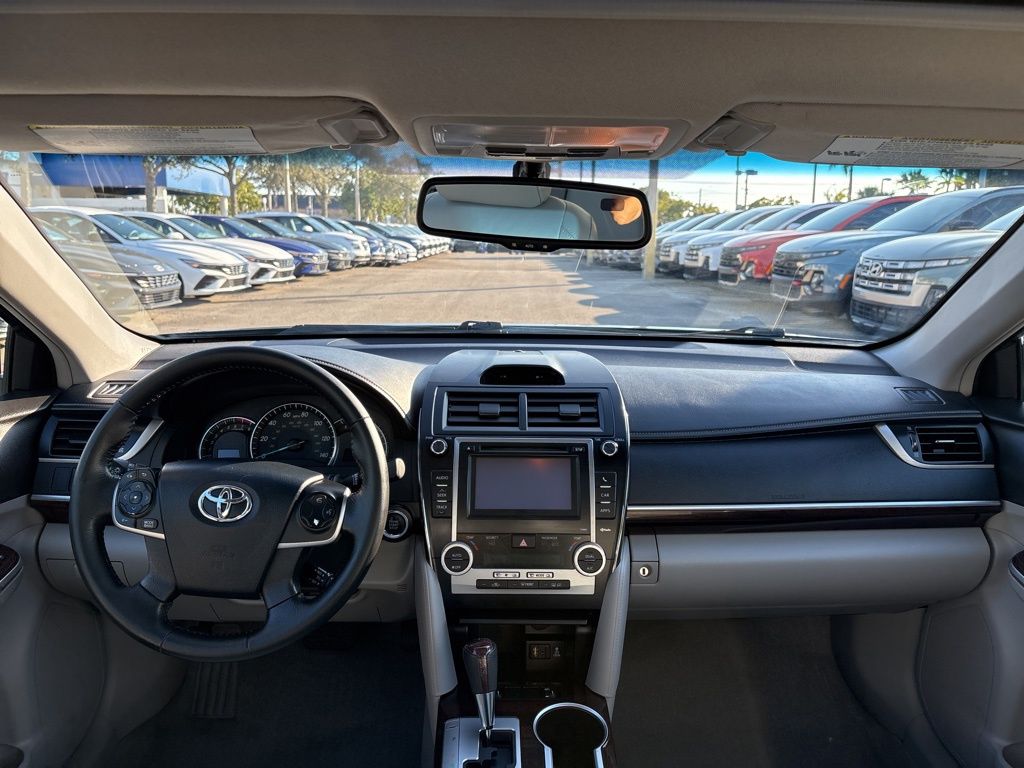 Thumbnail: 2012 Toyota Camry - 18