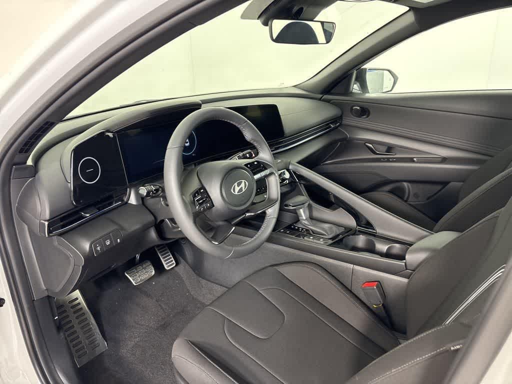 Thumbnail: 2025 Hyundai Elantra - 15