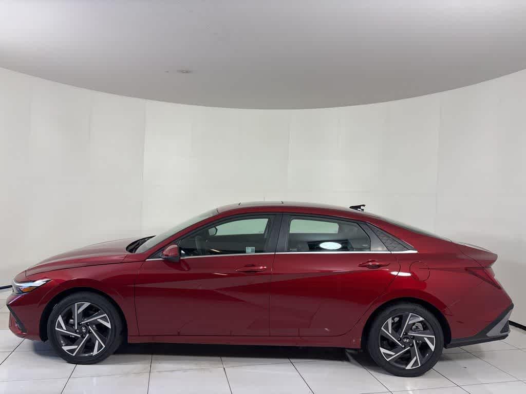 New 2025 Hyundai Elantra SEL Convenience Sedan