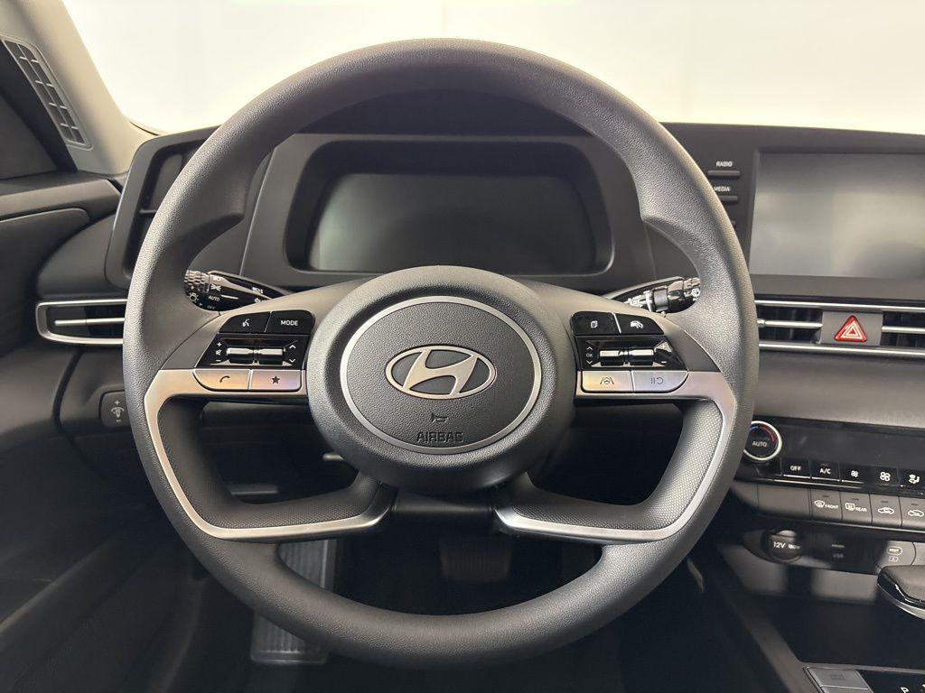 Thumbnail: 2025 Hyundai Elantra - 20