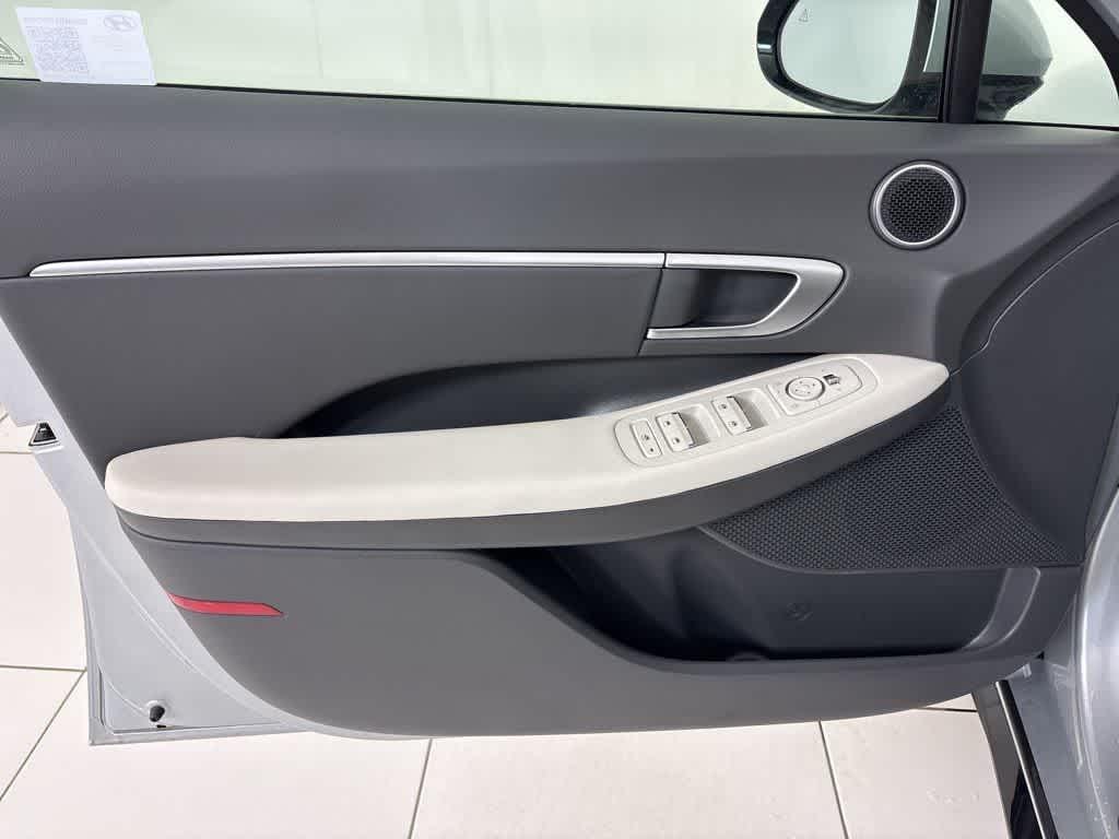 Thumbnail: 2025 Hyundai Sonata - 16