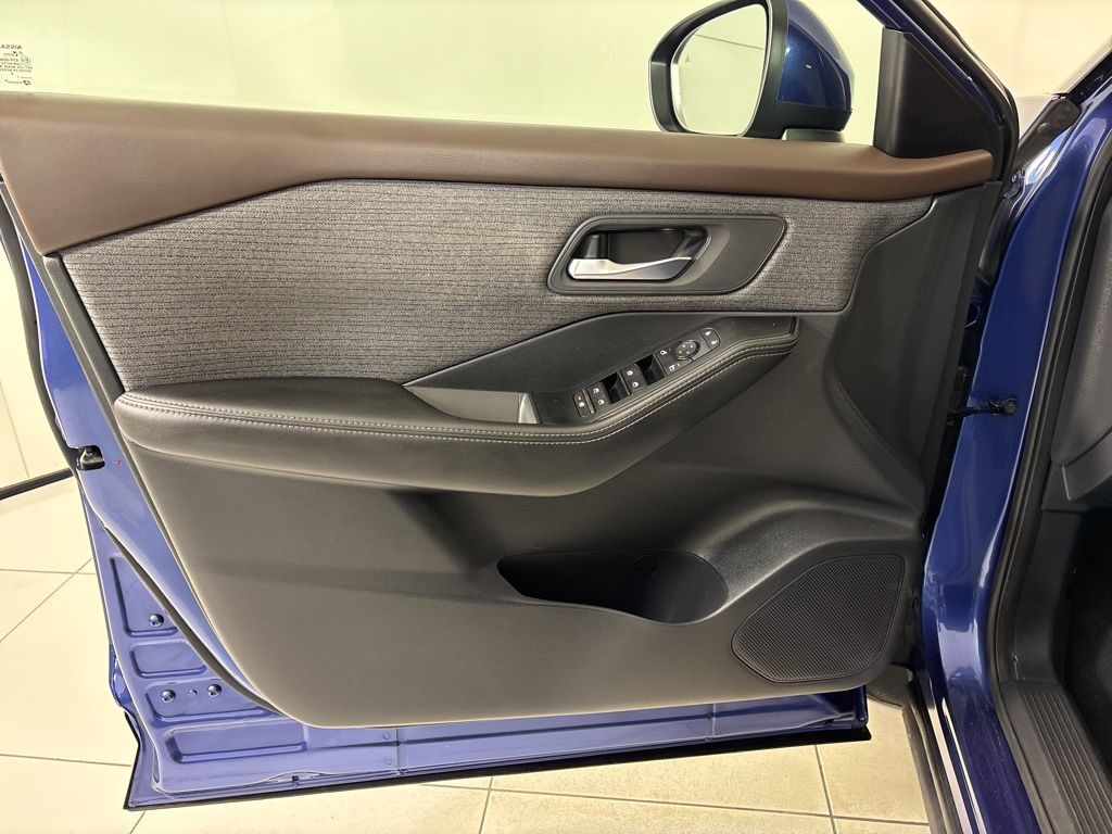 Thumbnail: 2021 Nissan Rogue - 16