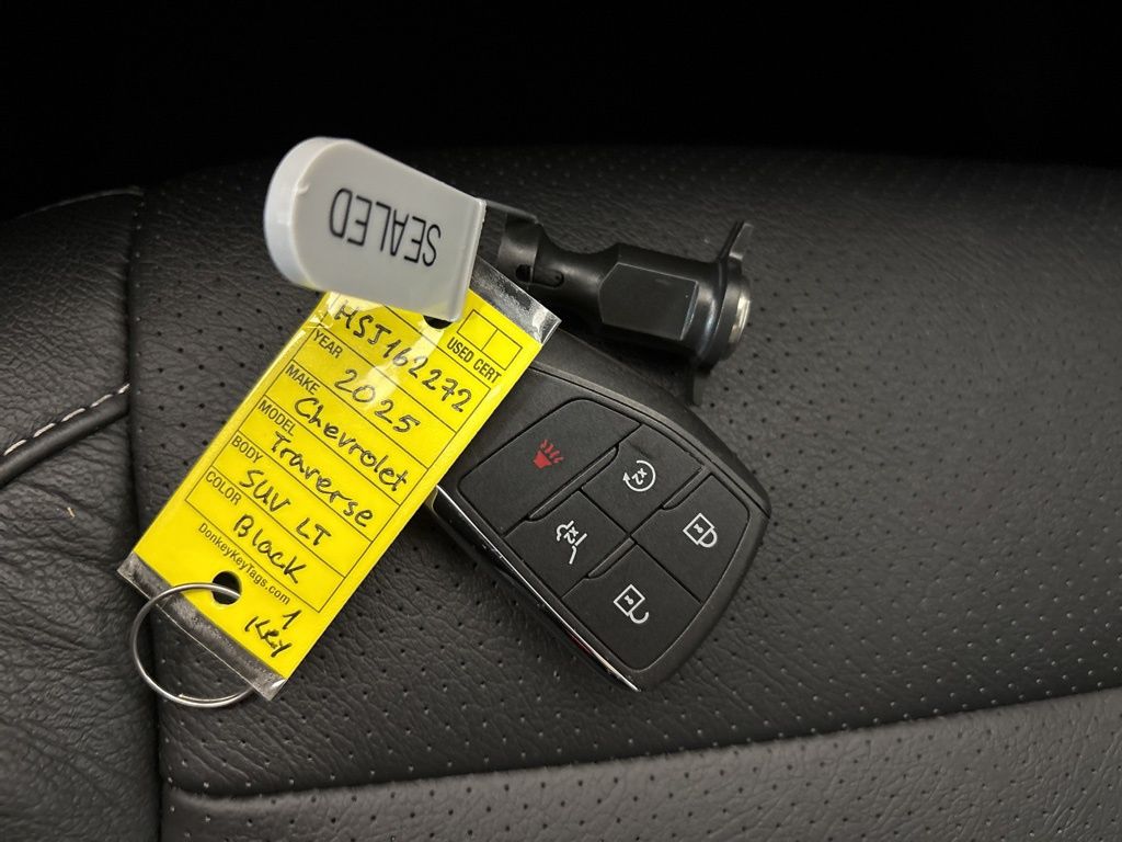 Thumbnail: 2025 Chevrolet Traverse - 34