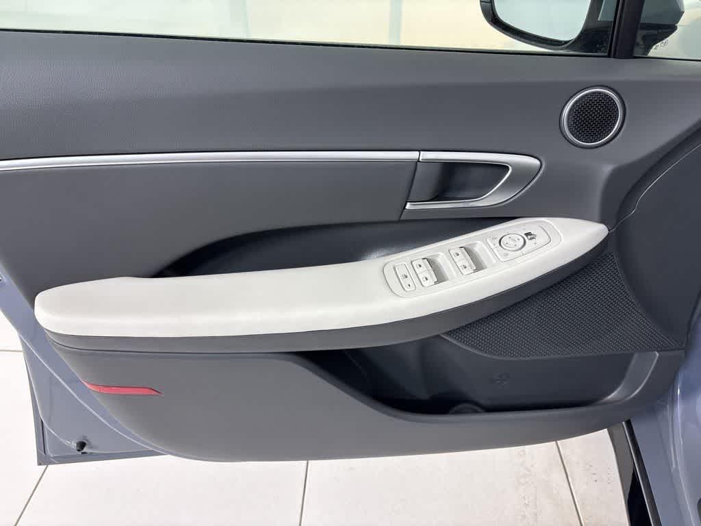 Thumbnail: 2025 Hyundai Sonata - 16