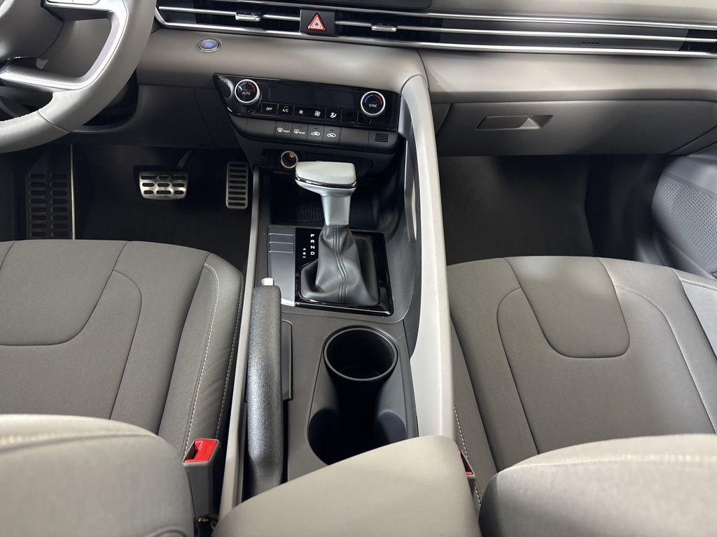 Thumbnail: 2026 Hyundai Elantra - 22