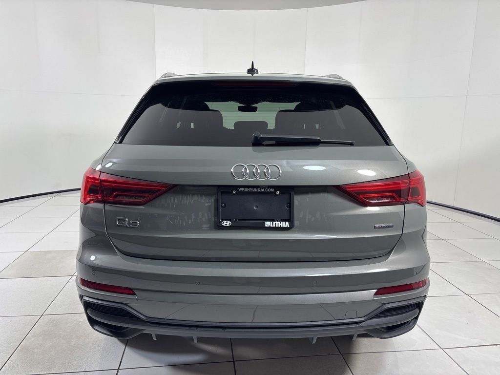 Thumbnail: 2023 Audi Q3 - 4