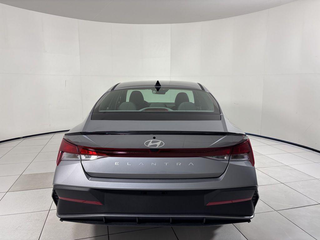 Thumbnail: 2026 Hyundai Elantra - 4
