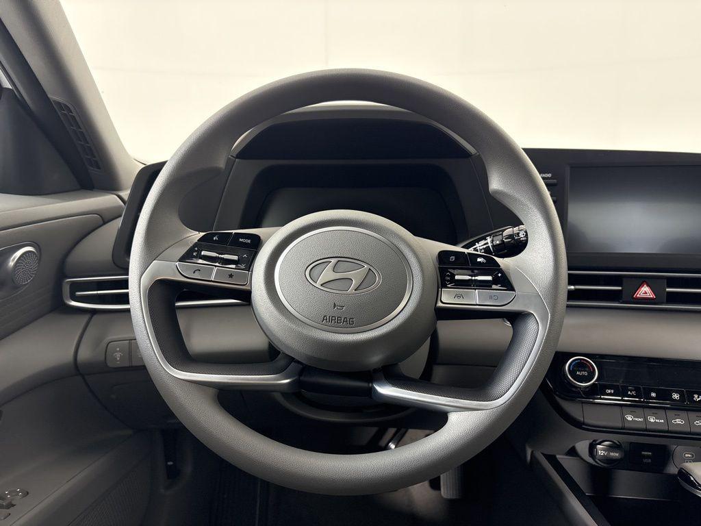 Thumbnail: 2025 Hyundai Elantra - 20