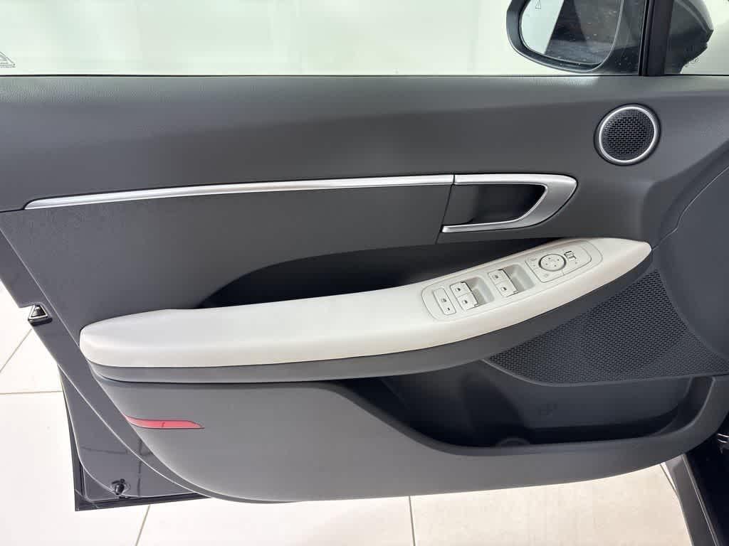 Thumbnail: 2025 Hyundai Sonata - 16