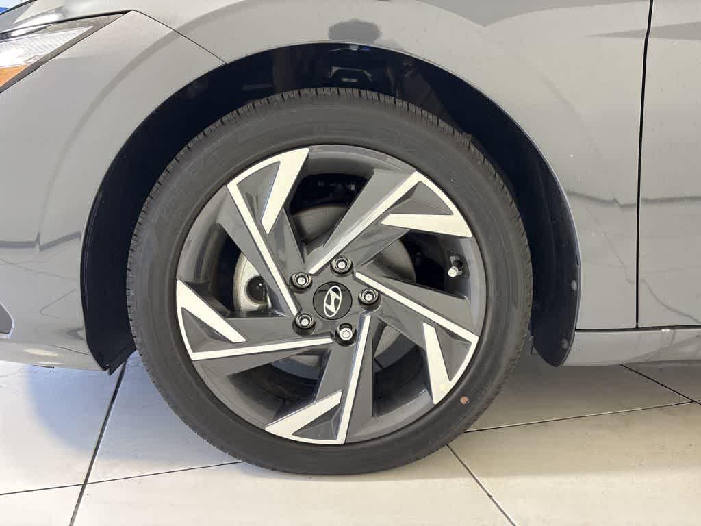 Thumbnail: 2025 Hyundai Elantra - 9