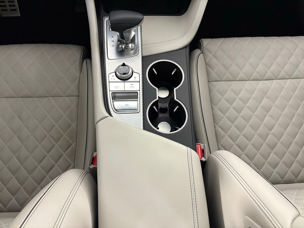 Thumbnail: 2023 Genesis G70 - 26