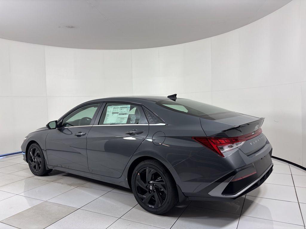 Thumbnail: 2026 Hyundai Elantra - 3