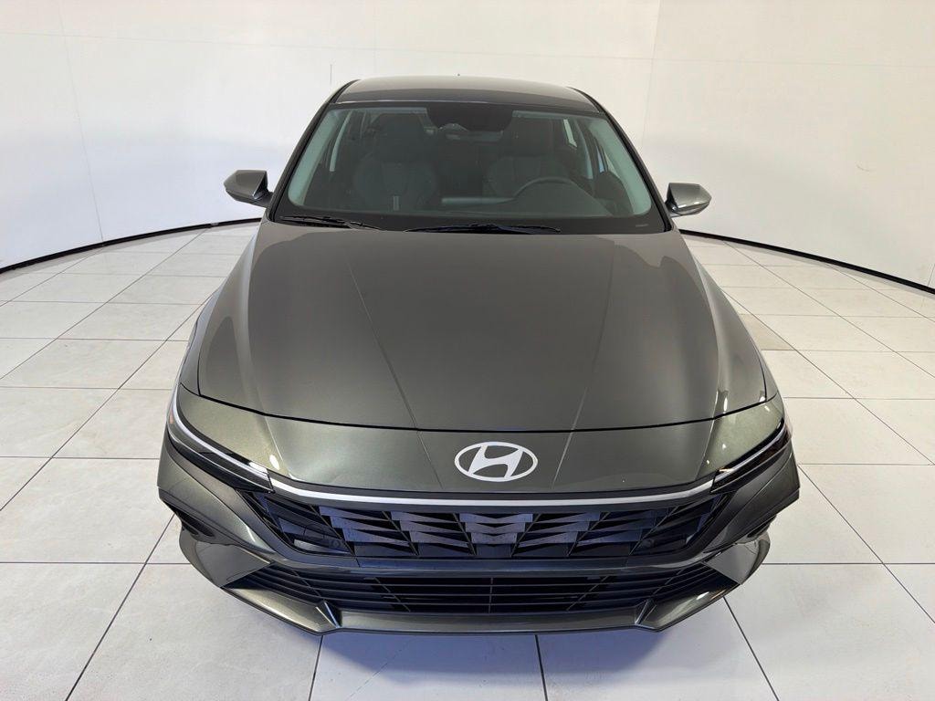 New 2026 Hyundai Elantra SE Sedan