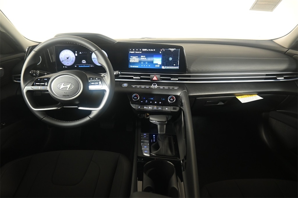 Thumbnail: 2025 Hyundai Elantra - 14