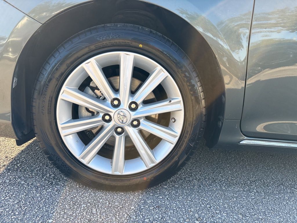 Thumbnail: 2012 Toyota Camry - 9