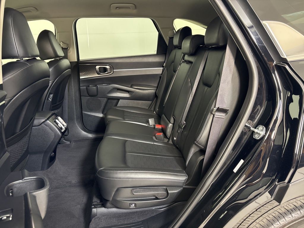 Thumbnail: 2025 Kia Sorento - 18