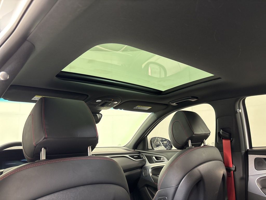 Thumbnail: 2023 Genesis G70 - 20