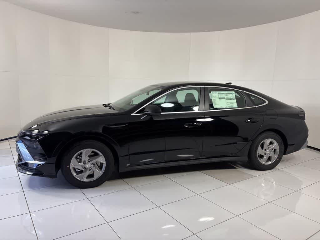 2026 Hyundai Sonata SE photo 2