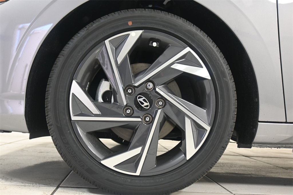 Thumbnail: 2025 Hyundai Elantra - 9