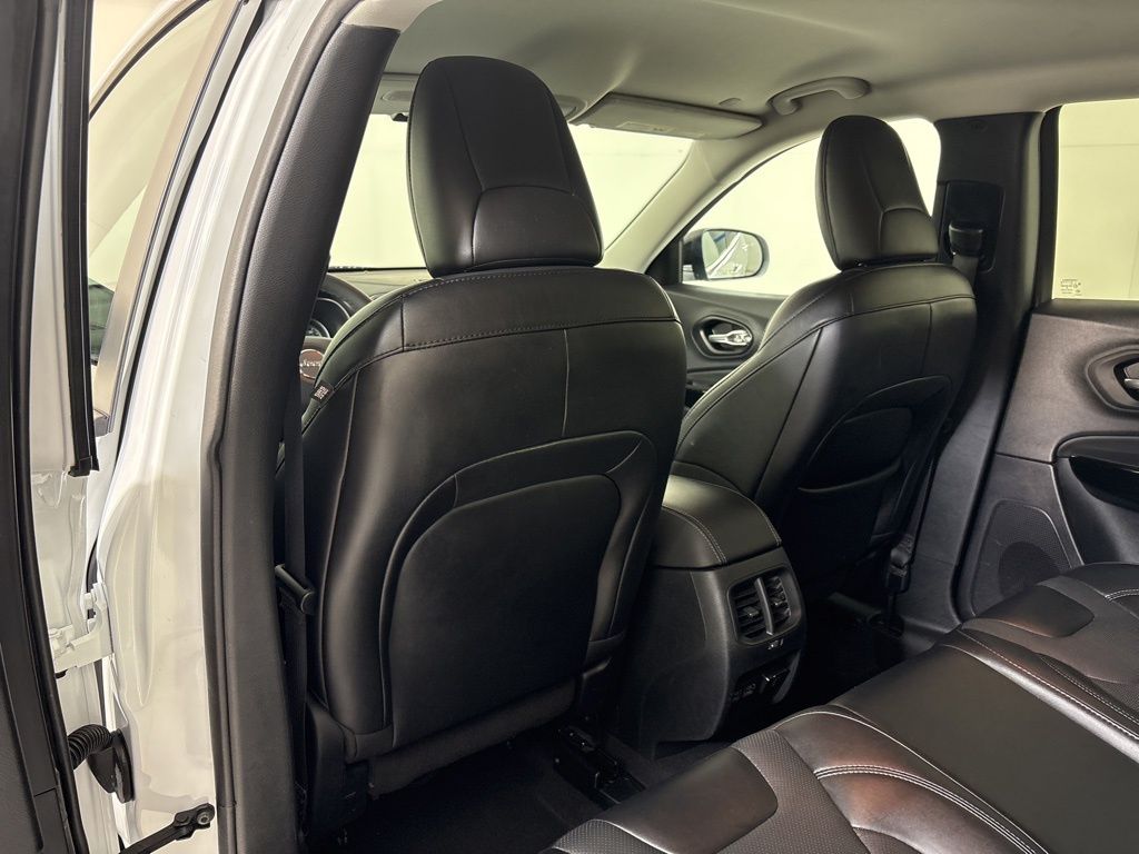 Thumbnail: 2023 Jeep Cherokee - 16