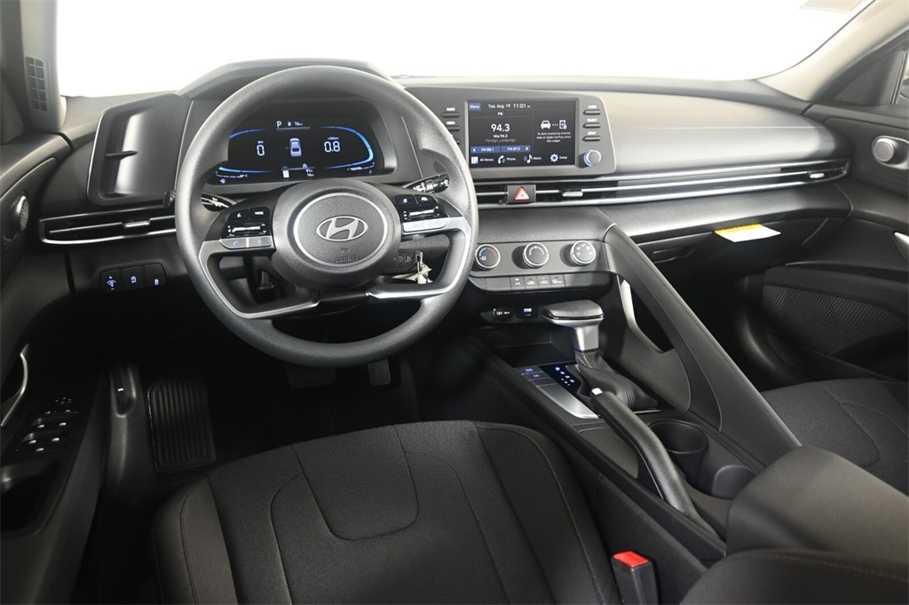 Thumbnail: 2025 Hyundai Elantra - 11