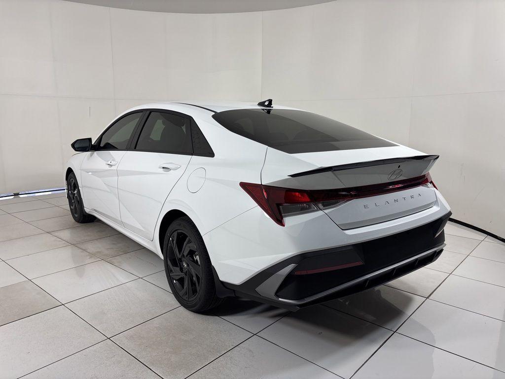 Thumbnail: 2026 Hyundai Elantra - 3