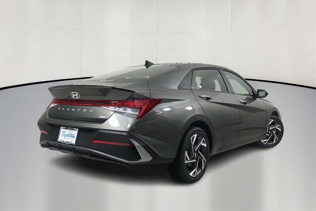 Thumbnail: 2025 Hyundai Elantra - 7