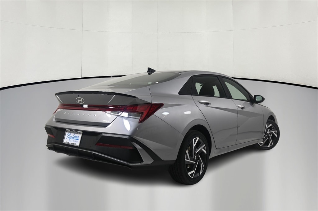 Thumbnail: 2025 Hyundai Elantra - 7
