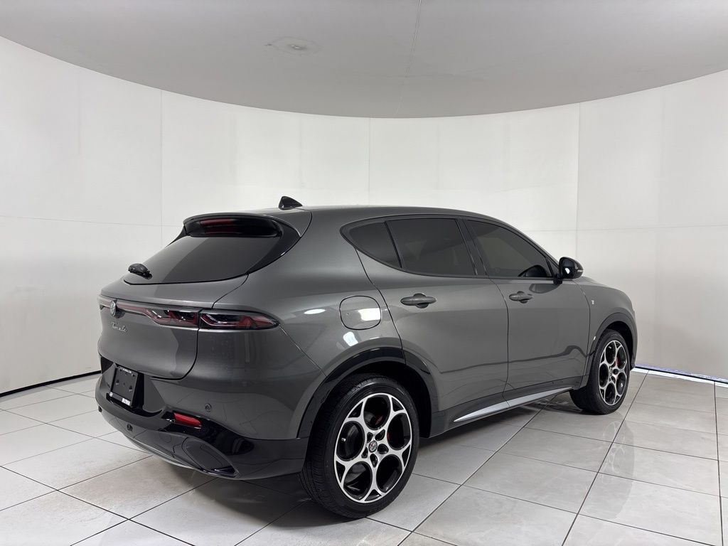 Thumbnail: 2024 Alfa Romeo Tonale - 5