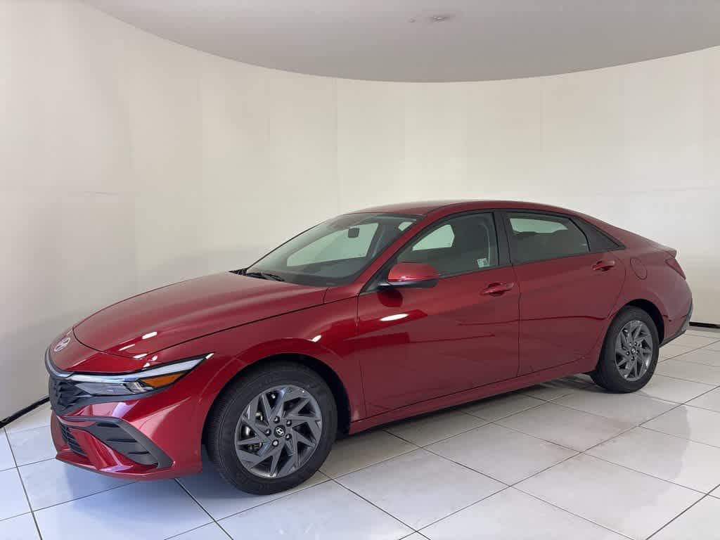 New 2025 Hyundai Elantra Hybrid Blue Sedan