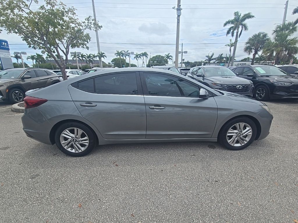 Thumbnail: 2019 Hyundai Elantra - 4