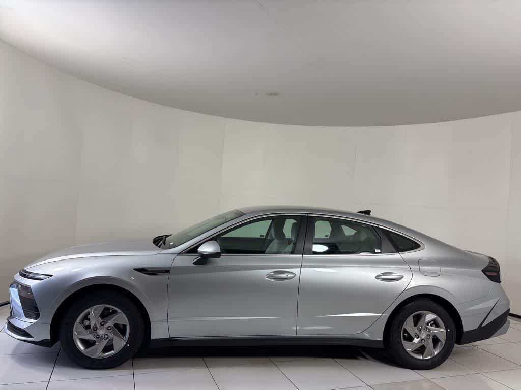 New 2025 Hyundai Sonata SE Sedan