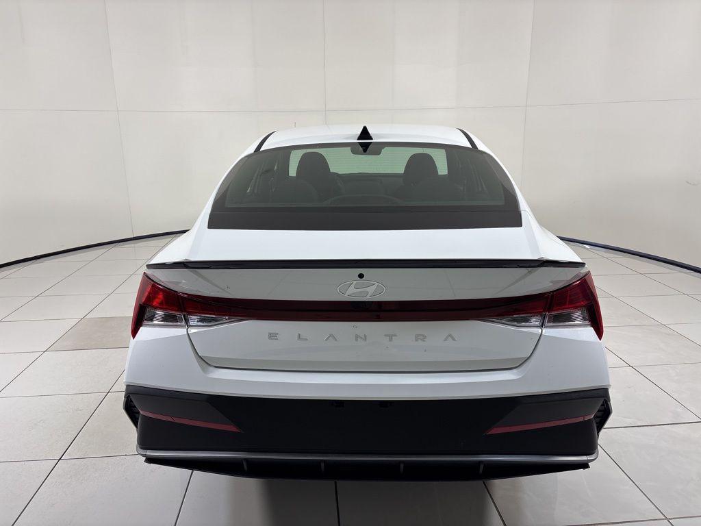 Thumbnail: 2026 Hyundai Elantra - 4