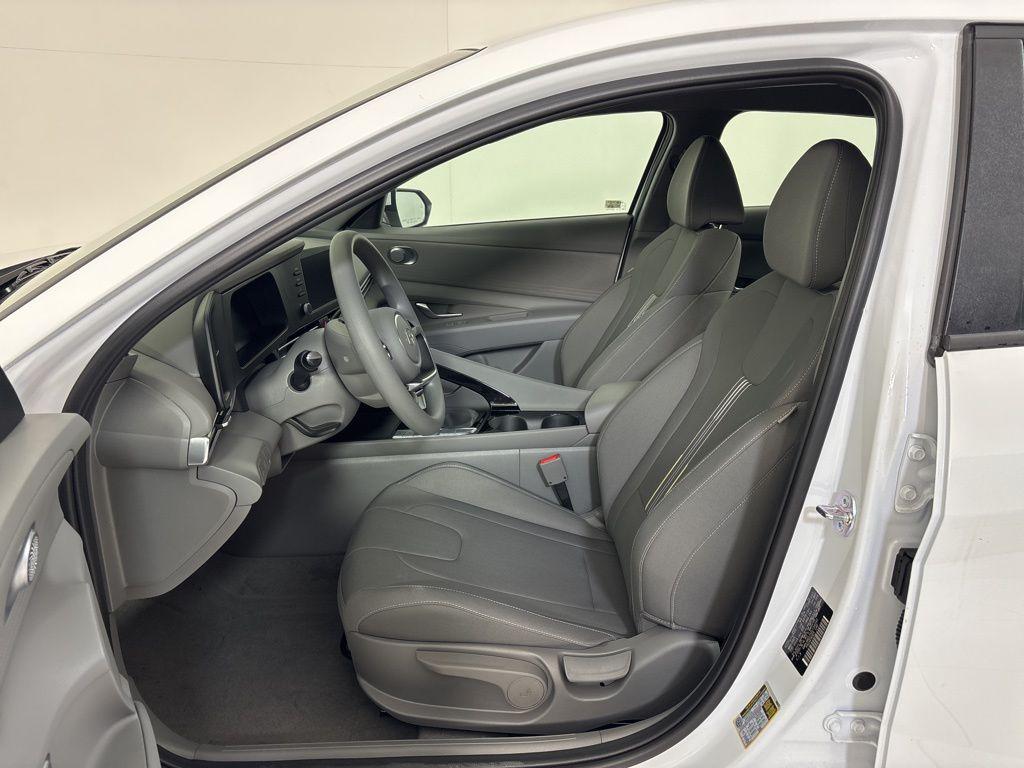 Thumbnail: 2025 Hyundai Elantra - 14