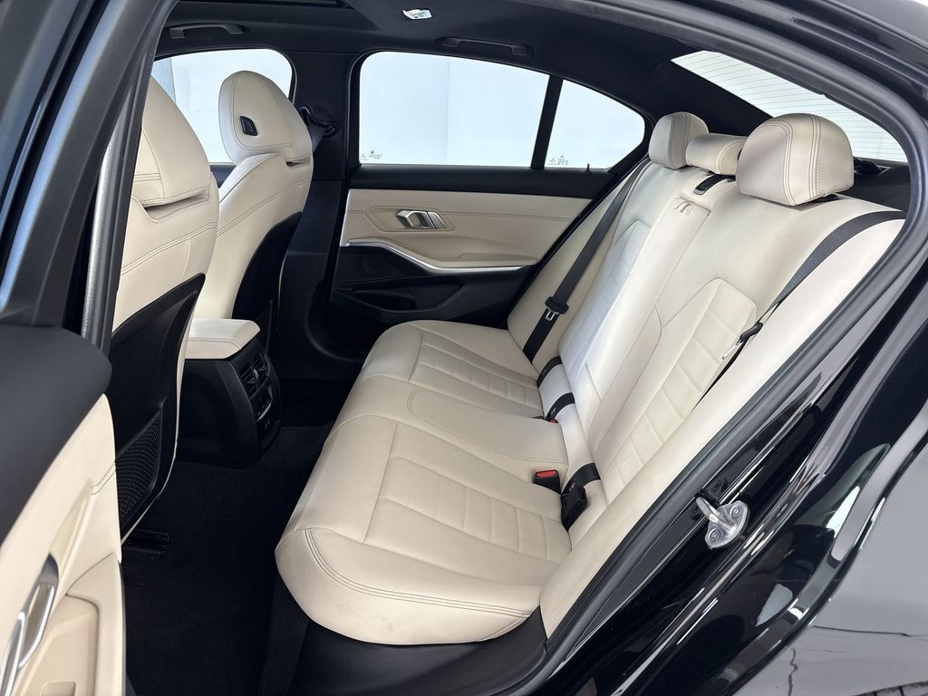 Thumbnail: 2021 BMW 3 Series - 25