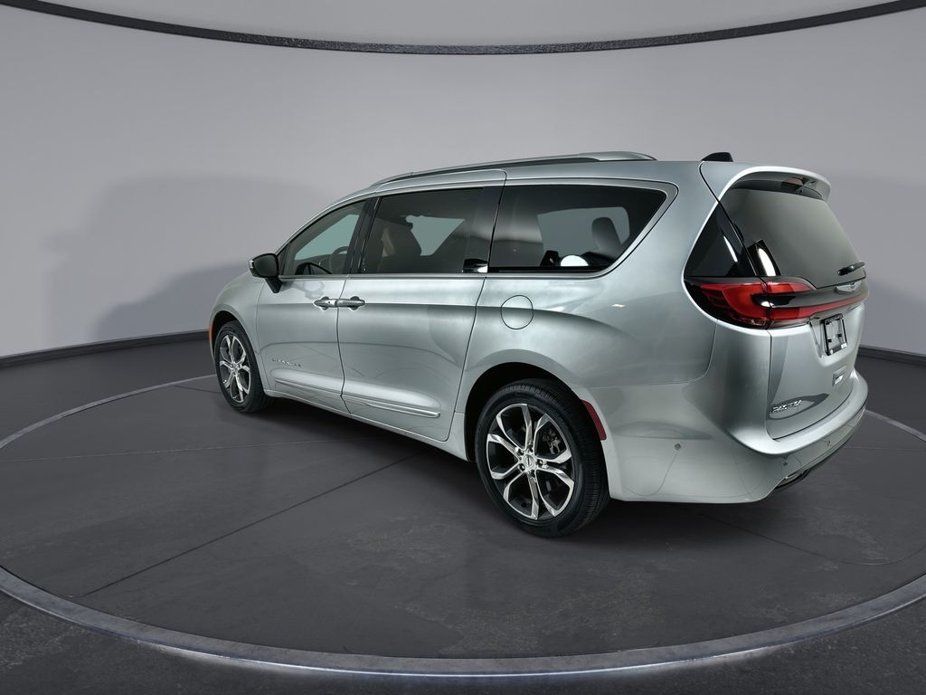 Thumbnail: 2023 Chrysler Pacifica - 6