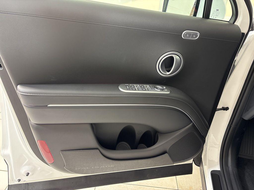 Thumbnail: 2026 Hyundai Palisade - 16