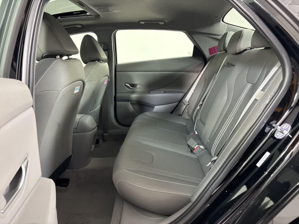 Thumbnail: 2025 Hyundai Elantra - 17