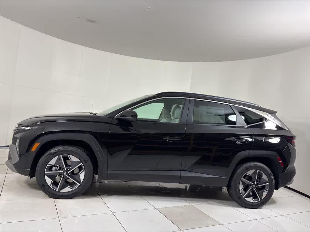 2026 Hyundai Tucson Hybrid SEL photo 2