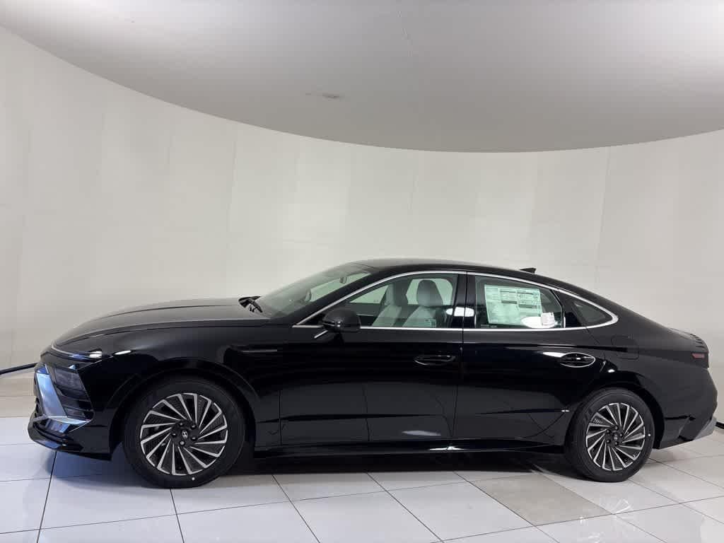 New 2025 Hyundai Sonata Hybrid SEL Sedan