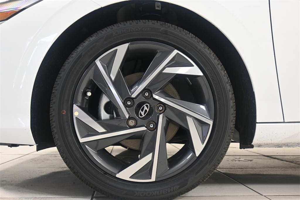 Thumbnail: 2025 Hyundai Elantra - 9