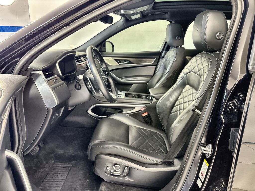Thumbnail: 2021 Jaguar F-Pace - 13
