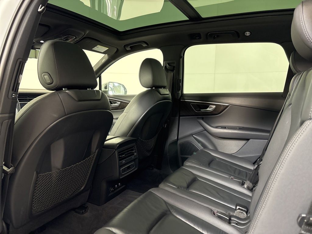 Thumbnail: 2021 Audi Q7 - 16