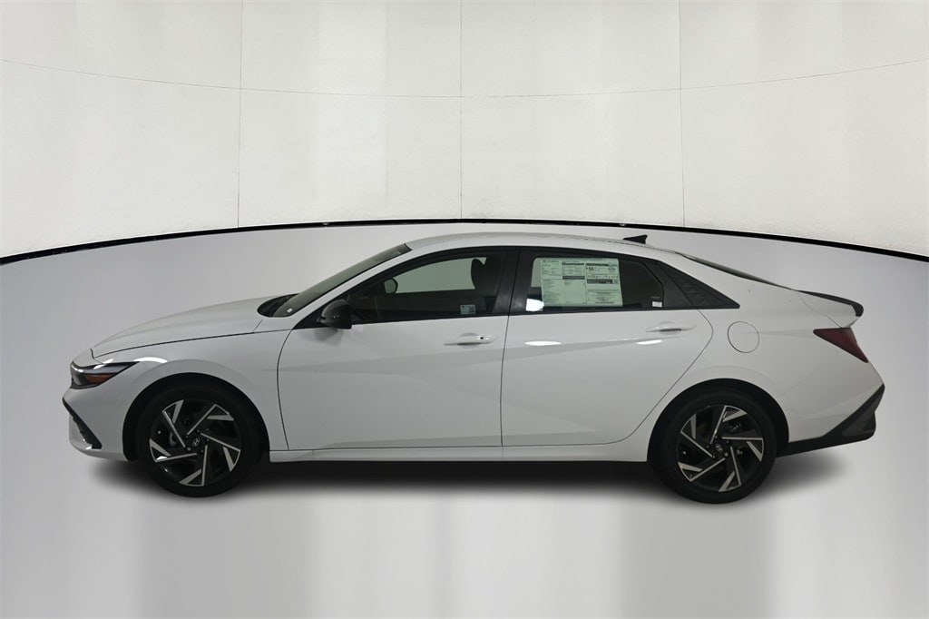 Thumbnail: 2025 Hyundai Elantra - 4