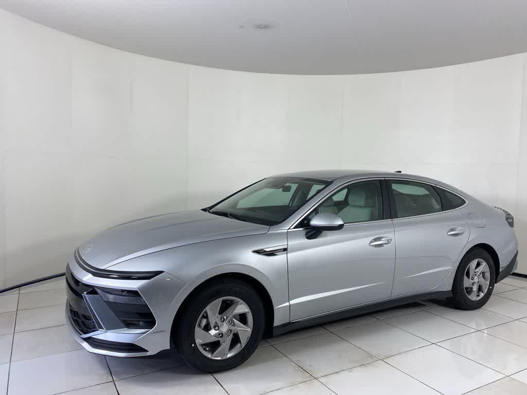 New 2025 Hyundai Sonata SE Sedan