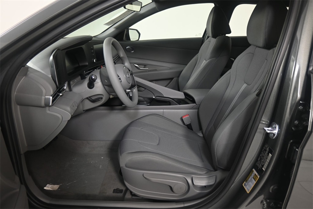 Thumbnail: 2025 Hyundai Elantra - 12