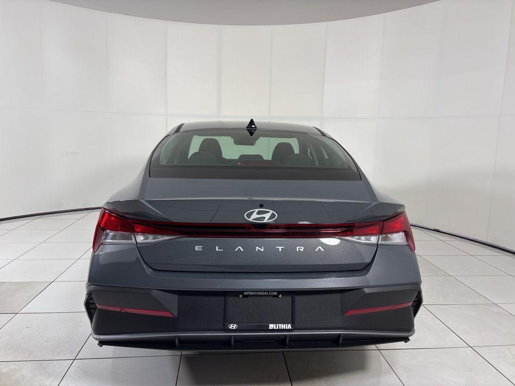 Thumbnail: 2026 Hyundai Elantra - 4