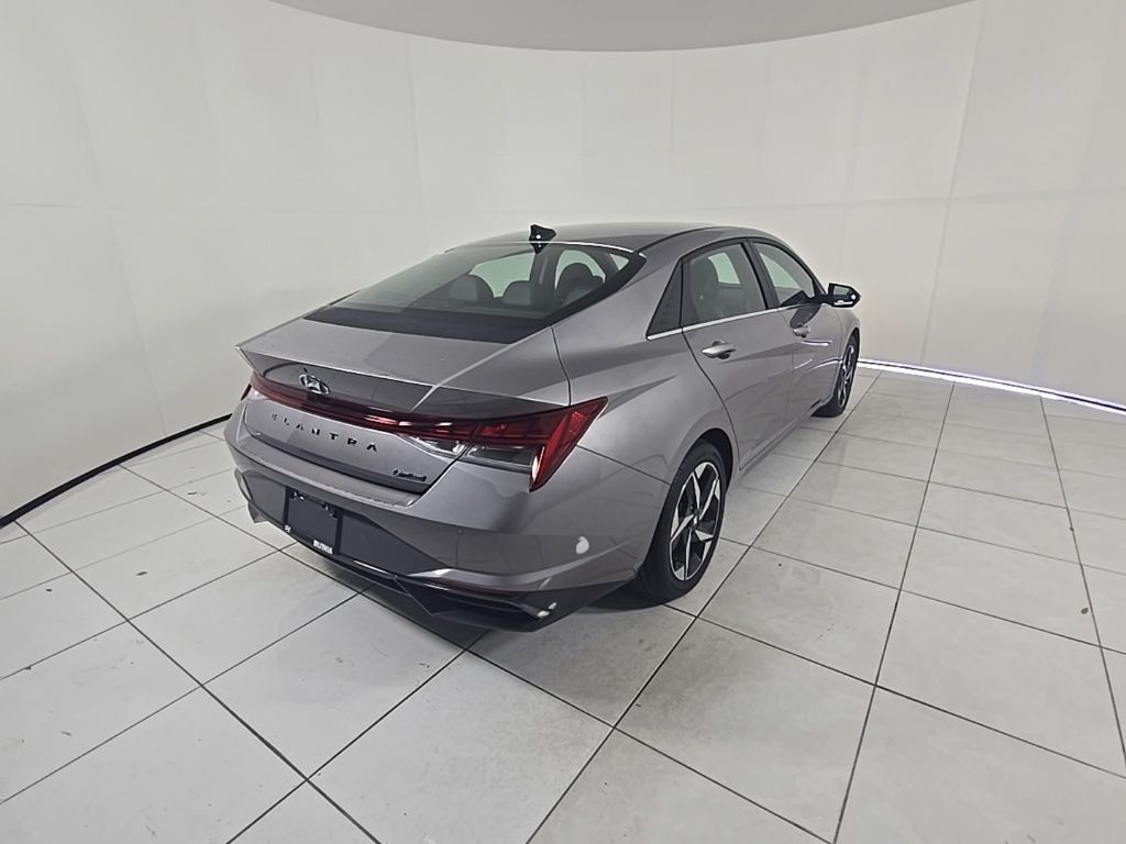 Thumbnail: 2022 Hyundai Elantra - 5