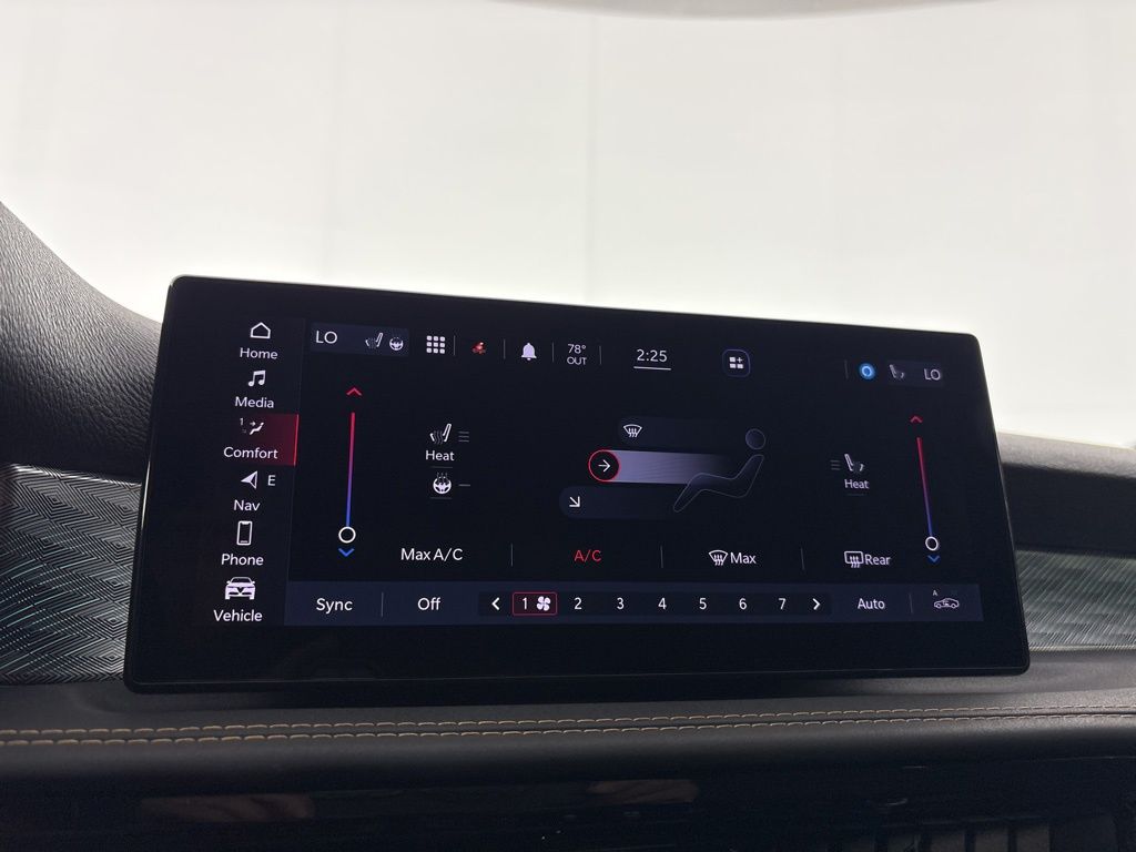 Thumbnail: 2024 Alfa Romeo Tonale - 34